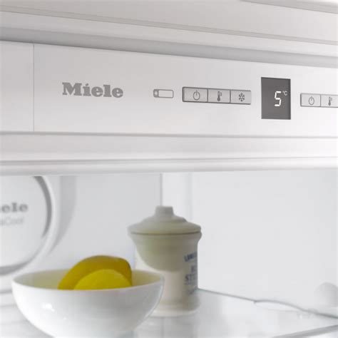 Miele KFN37232ID 177cm Integrated 70/30 Frost Free Fridge Freezer - Appliance City