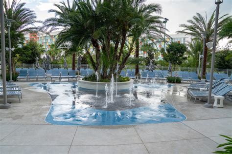 Universal's Aventura Hotel: Pool Area | Orlando Informer