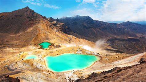 Tongariro Alpine Crossing, - Book Tickets & Tours | GetYourGuide.com