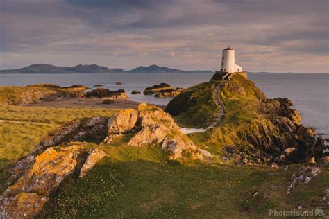 Image of Ynys Llanddwyn by Elgan Jones | 38332 | PhotoHound