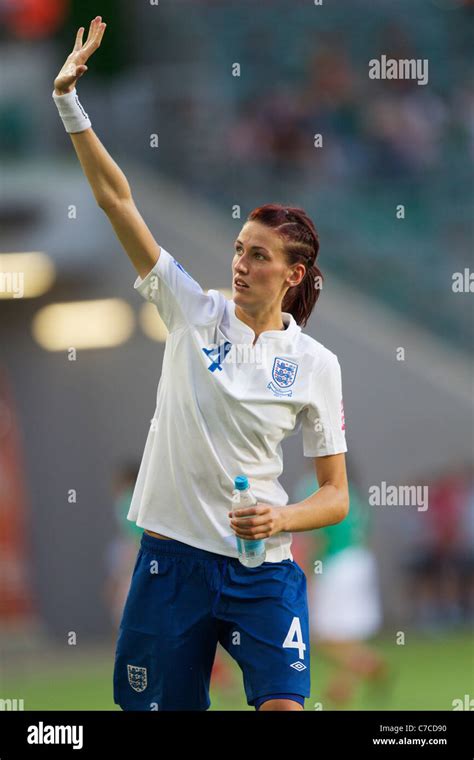 Footballer female woman hi-res stock photography and images - Alamy