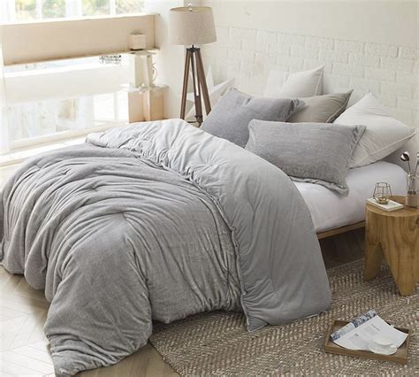 Most Comfortable Oversized Bedding Comforter Ultra Soft and Cozy Twin XL, Queen, and King Tundra ...