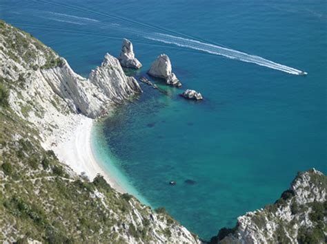 5 Quiet Beaches on Italy's Adriatic Coast - D&G Design