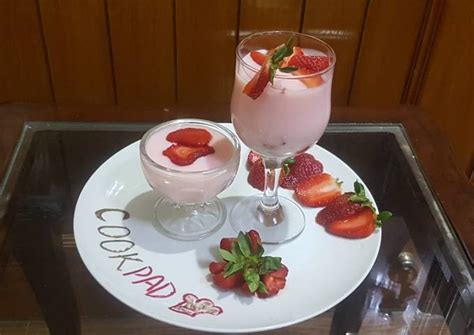 Strawberry custard Recipe by Humaira Saleem - Cookpad