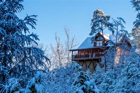 The 6 Best Cabins to Book in the Smoky Mountains This Winter - Colonial ...