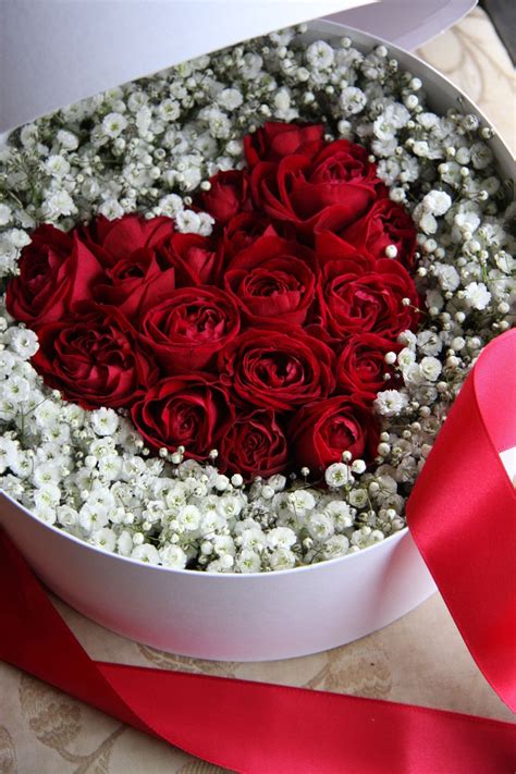 Valentine | Valentinstag blumen, Valentinstag ideen, Herzen und rosen