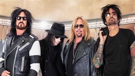 Vince Neil Says Mötley Crüe Will Continue Touring in 2023 and 2024 ...