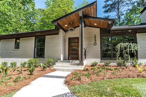 Asking $689K, Decatur ranch juxtaposes midcentury, contemporary styles | Ranch house exterior ...