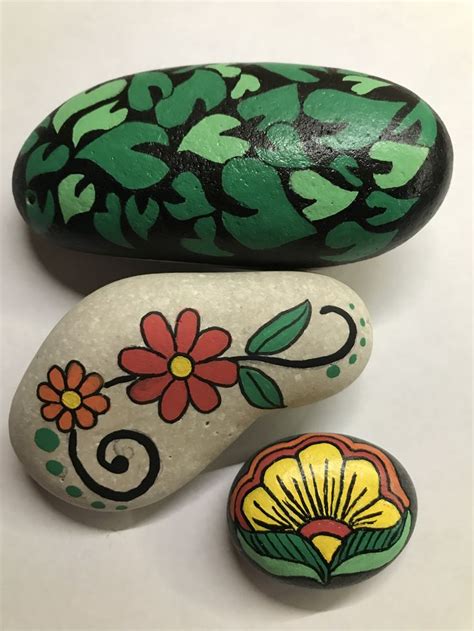 Pin by Gloria Gardner on Painted rocks | Rock painting designs, Painted rocks, Painted rocks craft