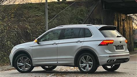 Volkswagen NEW Tiguan R-Line 2023 in 4K Reflex Silver 19 inch Valencia walk around & detail ...