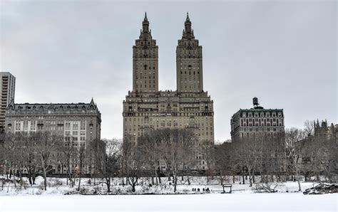 New York City Luxury Apartments, Central Park 17673050 Stock Photo at Vecteezy