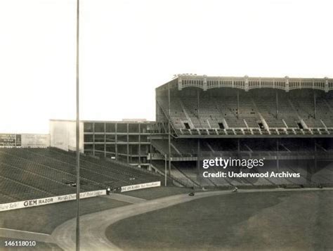 191 Yankee Stadium (1923) Photos & High Res Pictures - Getty Images