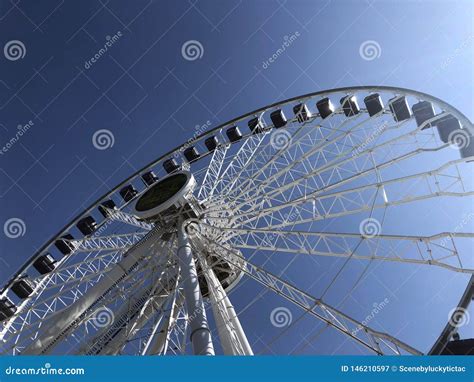 Ferris Wheel at Navy Pier editorial photography. Image of clouds ...