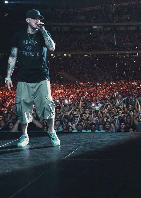 Eminem on stage -- Feb 2014 - Tour Live! The Eminem Show, Eminem Slim ...