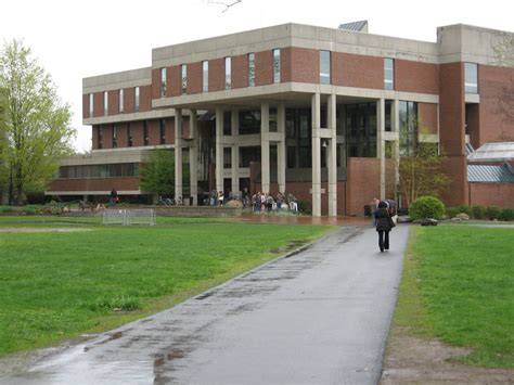 Tour college: Hampshire College, Amherst, Massachusetts