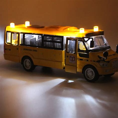 Diecast Alloy Yellow School Bus Diecast Construction Toys With 1:32 ...