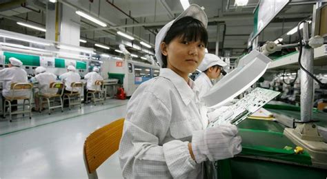 IPhone Supply Chain Highlights Rising Costs in China - The New York Times