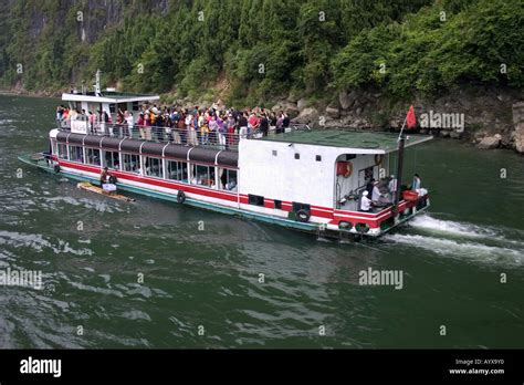 Riverboat cruise on the Li River. Guilin, China Stock Photo - Alamy