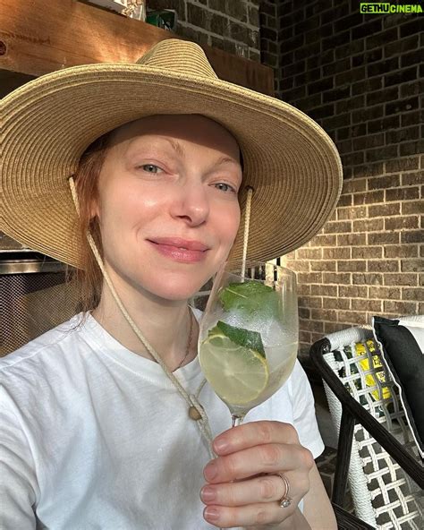 Laura Prepon Instagram – This weekend calls for a lemony-summer spritz! Cheers! | Gethu Cinema