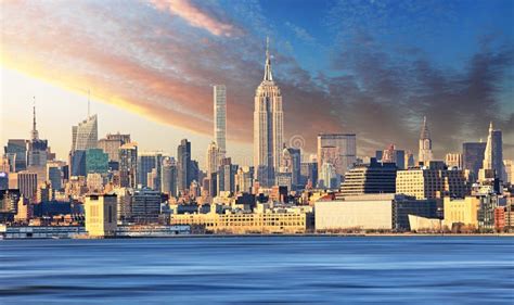 New York Skyline with Empire State Building Stock Image - Image of cityscape, midtown: 71485881