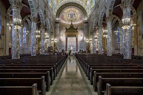 Inside of The Basilica of the Immaculate Conception in Waterbury ...