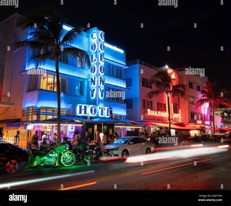 Miami nightlife hi-res stock photography and images - Alamy