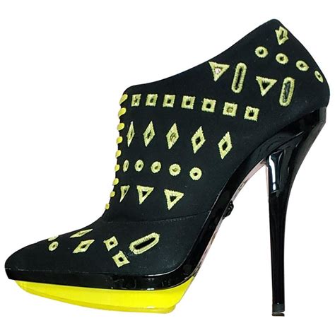 Resort 2012 look#13 VERSACE BLACK and YELLOW EYELET CANVAS PLATFORM ...