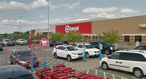 Mn Target Closes After Woman 'Trashes' Store With Golf Clubs