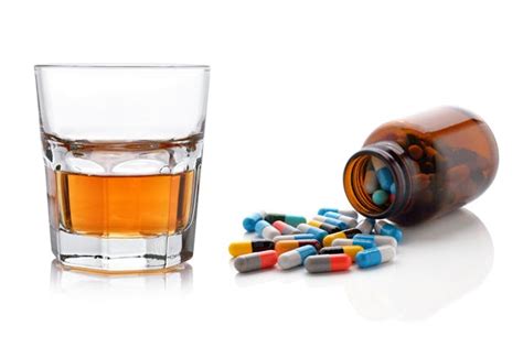 Can You Mix Prozac and Alcohol: Risks and Side Effects Explained | Zinnia Health