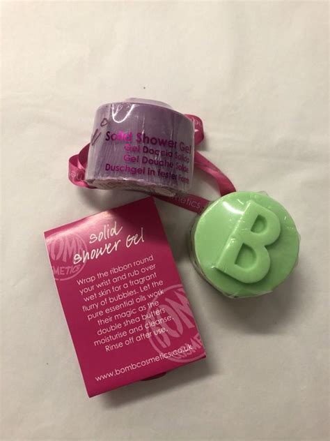 Bomb Cosmetics Solid Shower Gel 110g - Green - Giftrapt