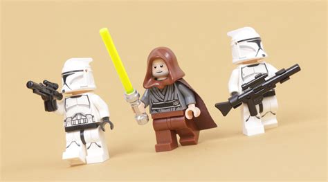 How to build a LEGO Star Wars Jedi Bob minifigure for 75309 UCS ...