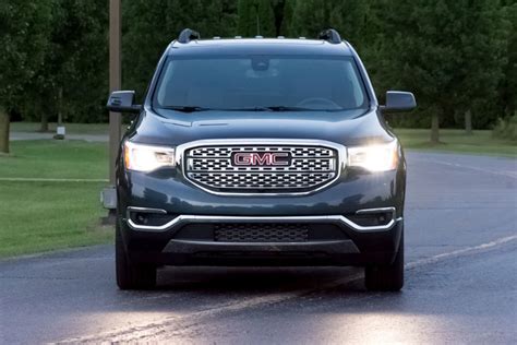 GMC Acadia Photos and Specs. Photo: GMC Acadia exterior photo and 28 perfect photos of GMC Acadia