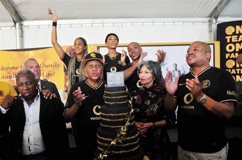 Family business: Should Motaung clan relinquish control to get Kaizer Chiefs winning again? | Sport