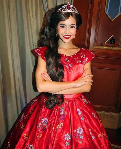 Elena of Avalor in disney world @Meeko_intheparks Disney World Princess, Disney Princess Makeup ...