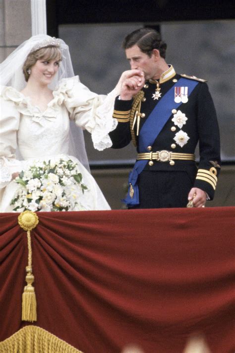 11 Images From The Iconic Wedding Of Prince Charles And Princess Diana!