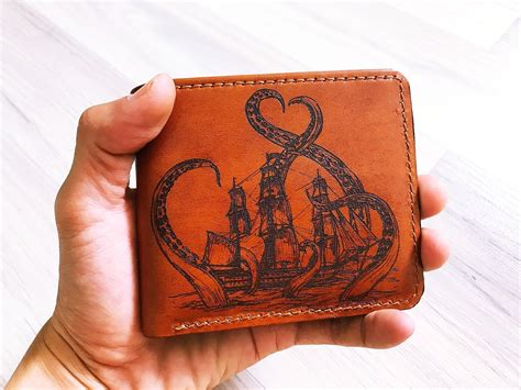 Kraken walletLeather handmade men walletChristmas | Etsy