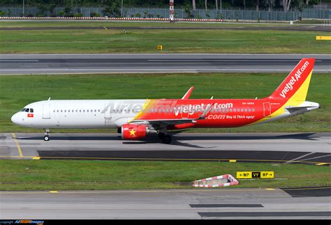 Airbus A321-211 - Large Preview - AirTeamImages.com