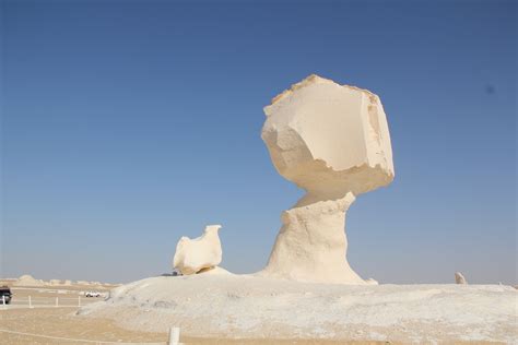 White #Desert, #Egypt – Mushroom and Chicken Rocks | Deserts of the world, Middle east travel, Egypt