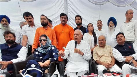 Jammu and Kashmir parties to oppose non-local voters in list | Latest News India - Hindustan Times