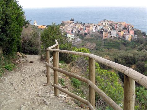 The trail to Vernazza | Part of the beautiful trail along th… | Flickr