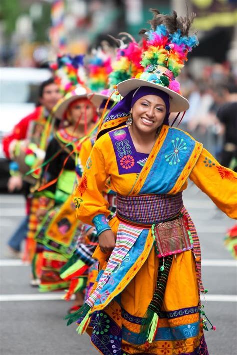 folklore costume Bolivia - Google Search in 2020 | Fantasie kostuums, Cultuur