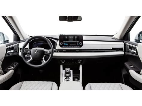 2023 Mitsubishi Outlander: 53 Interior Photos | U.S. News