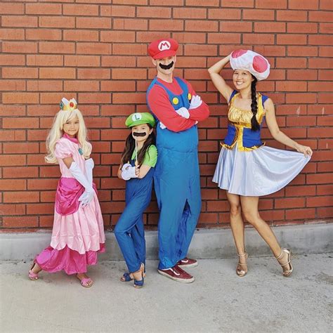 Super Mario Characters | The Best Halloween Costumes For Families of ...