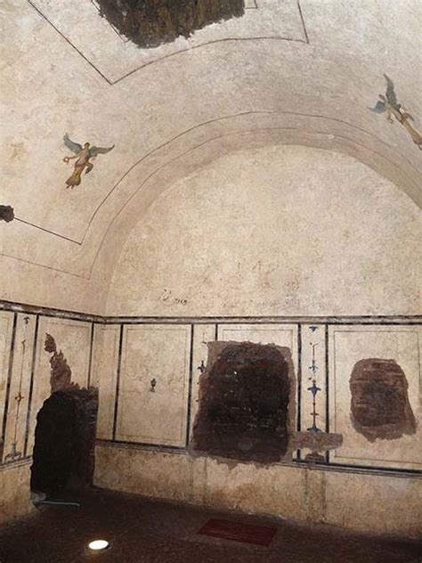 The Pyramid of Cestius: Why Would a Roman Nobleman Construct a Pyramid Tomb? | Ancient Origins