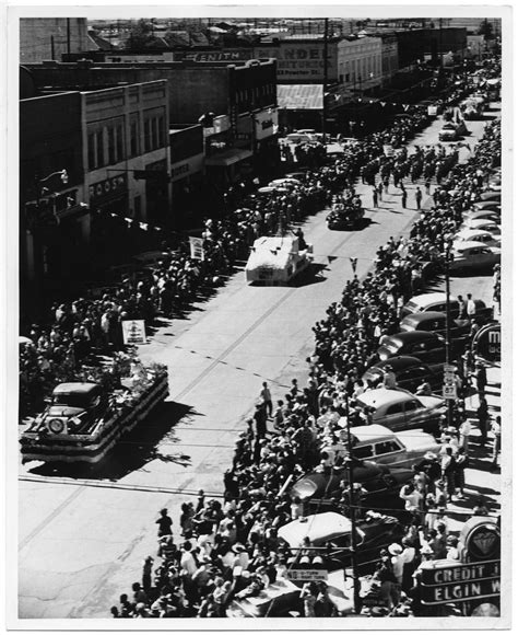 [Aerial View of Parade] - The Portal to Texas History