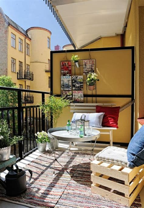 summer-balcony-with-private-areas