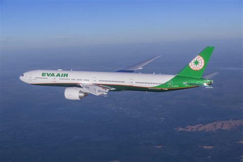 Primul Boeing 777-300ER in noul livery EVA Air