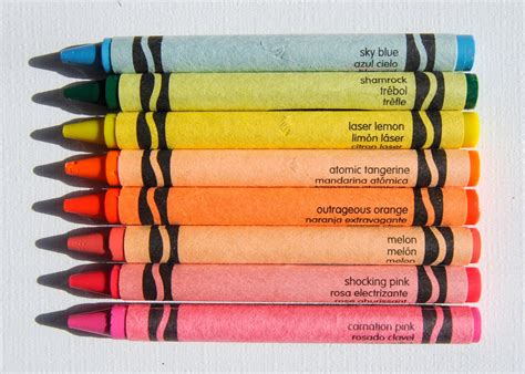 Crayola Neon Crayons: What's Inside the Box | Jenny's Crayon Collection
