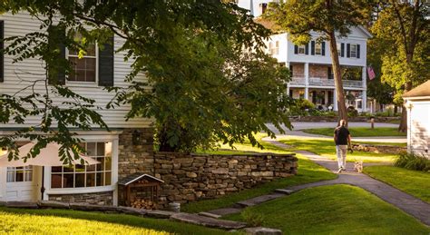 Pet-Friendly Hotel in Southern Vermont | Grafton, VT Lodging