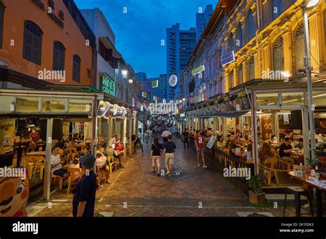 Singapore Chinatown at night Stock Photo - Alamy